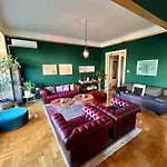 Diana\'S Temple Suite